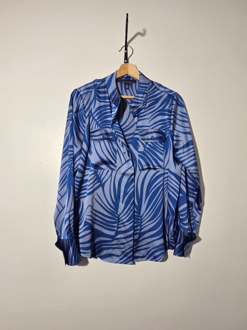 White House Black Market Button Down Blue Palm Long Sleeve Blouse